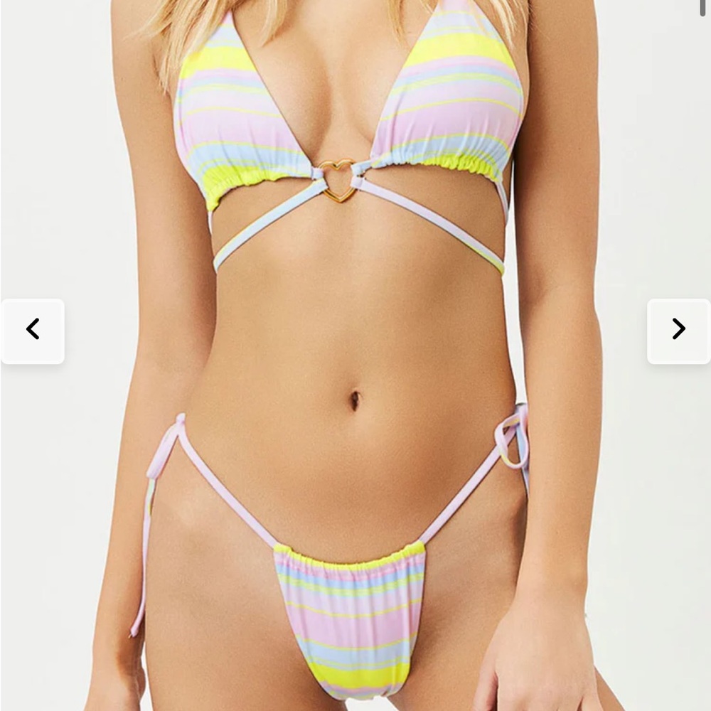 Tia Skimpy String Bikini
Summer Stripe